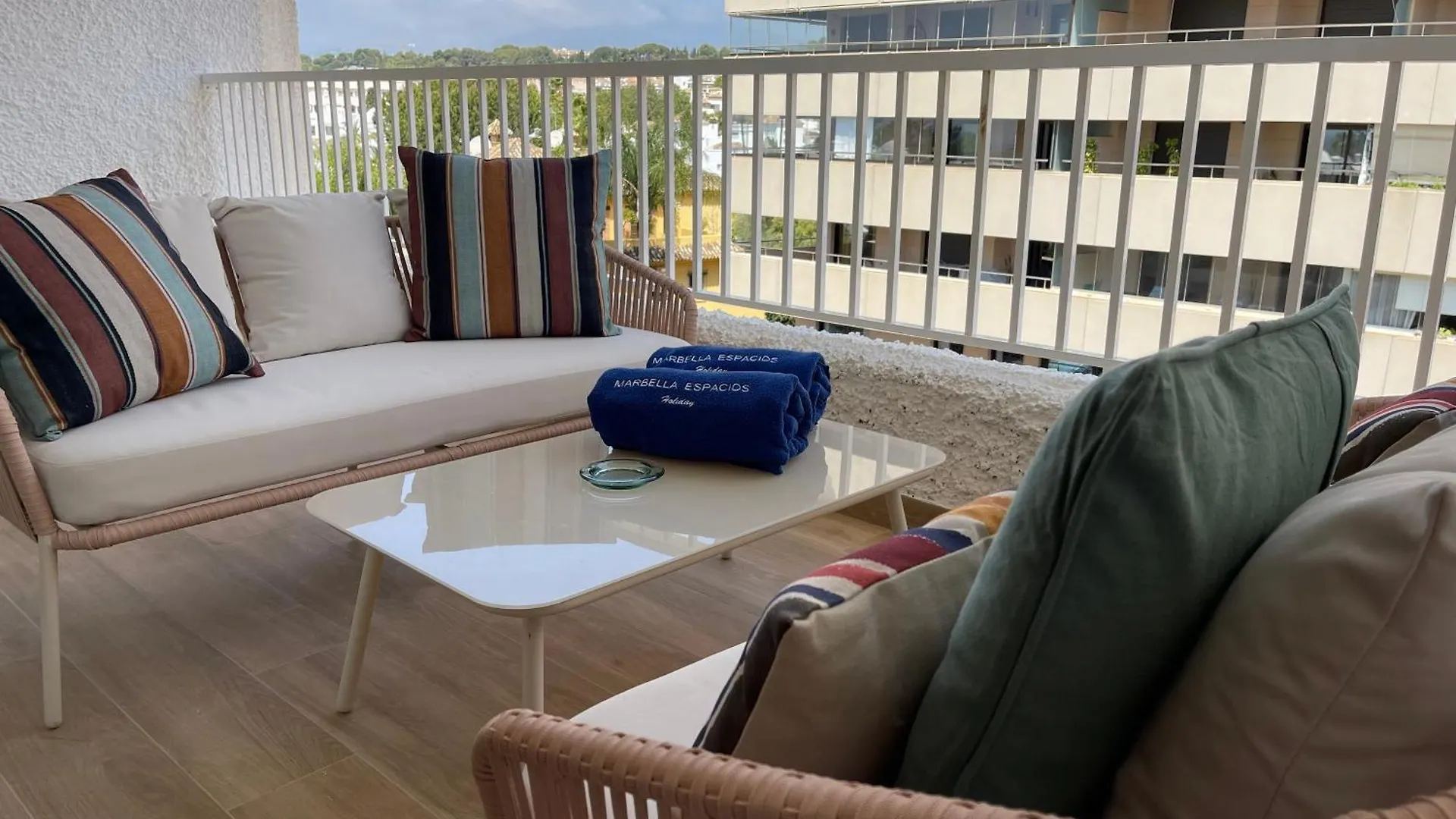 Beachside Oasis 951 Marbella Apartment