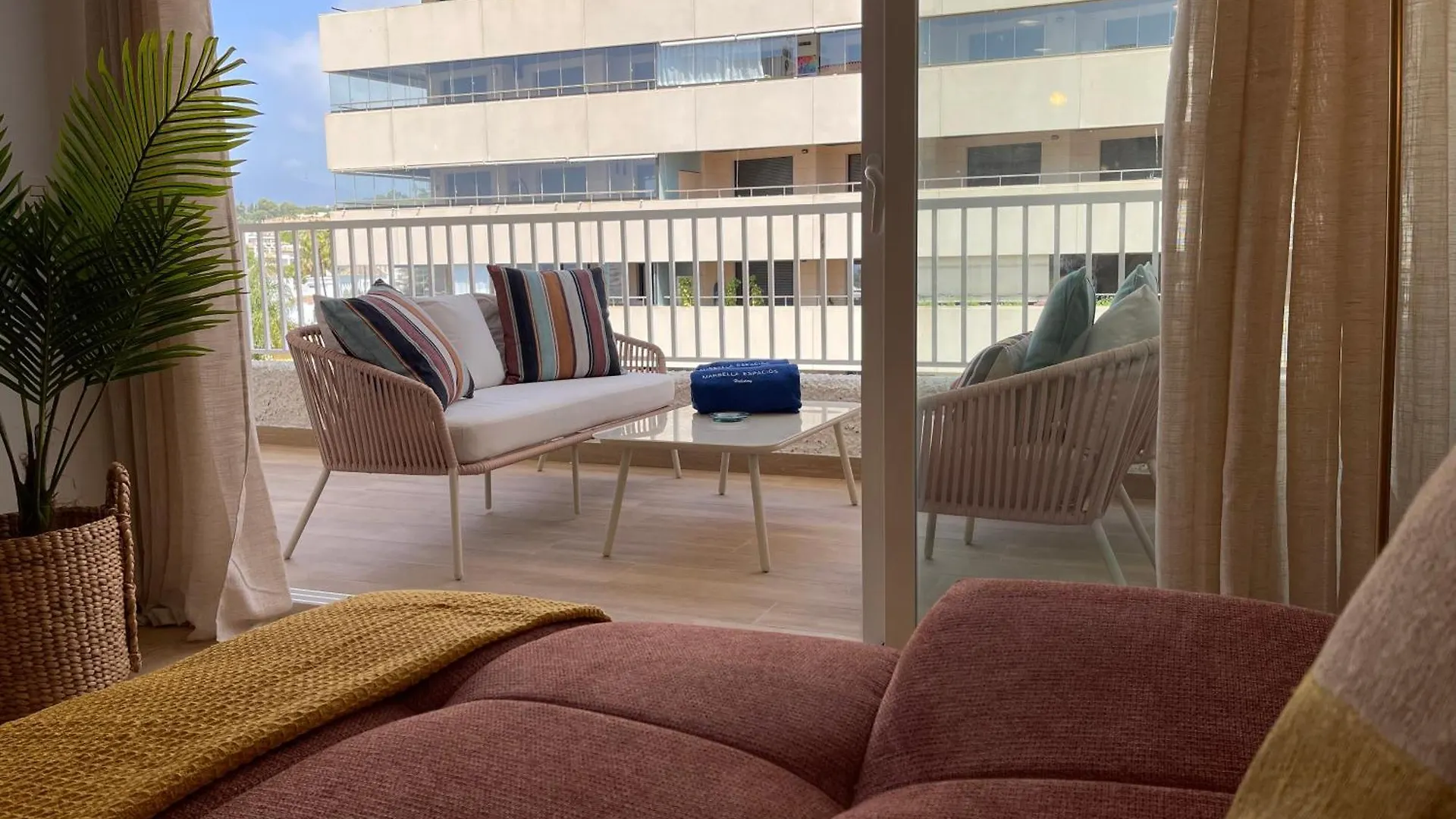 Beachside Oasis 951 Marbella Apartment