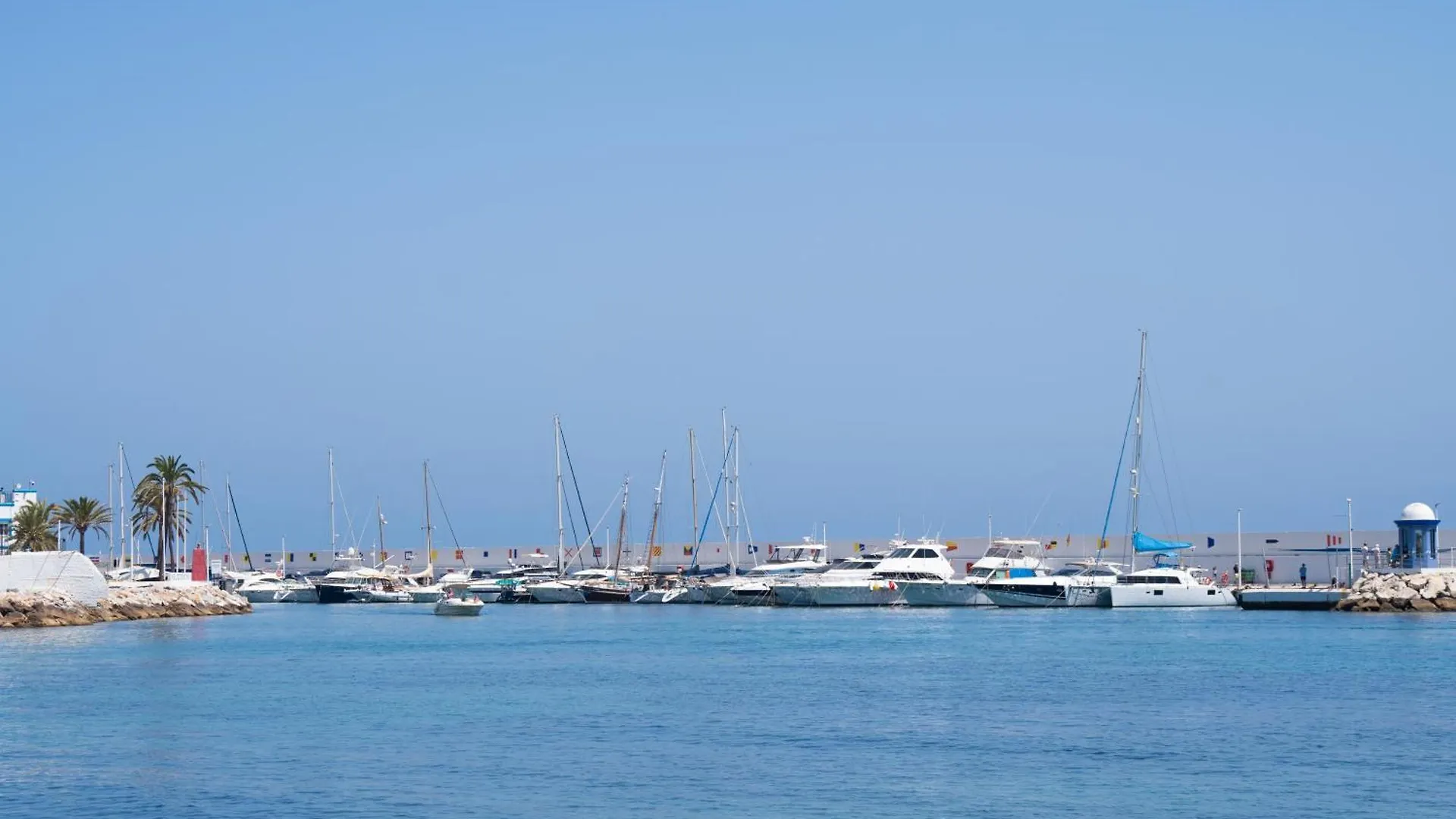Beachside Oasis 951 Marbella 0*,