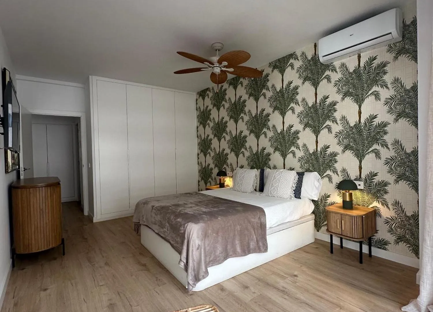Beachside Oasis 951 Marbella Apartment